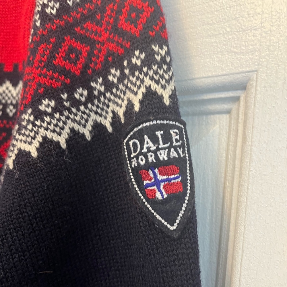 Beautiful Classic Dale of Norway full zip sweater